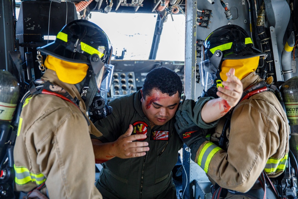 MCAS Iwakuni conducts emergency response training with JMSDF.