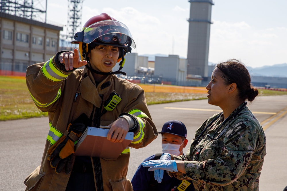 MCAS Iwakuni conducts emergency response training with JMSDF.