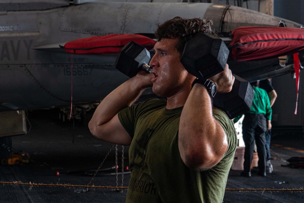 EODMU-3 Honors Fallen EOD Sailor with Physical Training Session