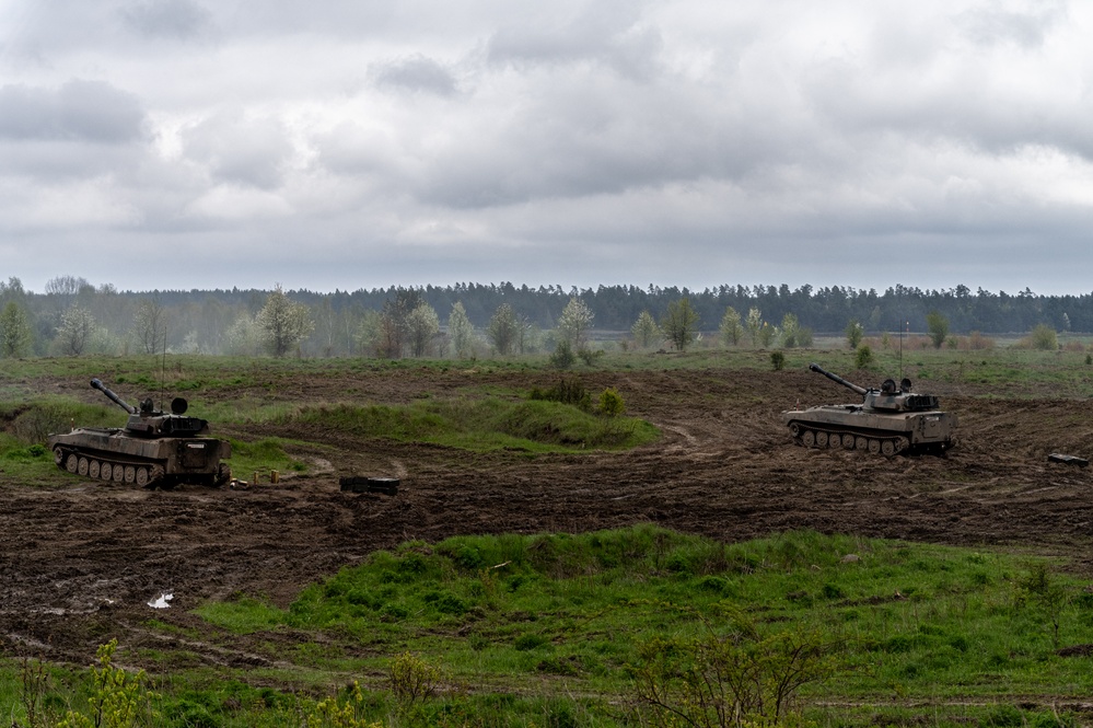 Croatian and Polish militaries conduct joint artillery live fire exercise