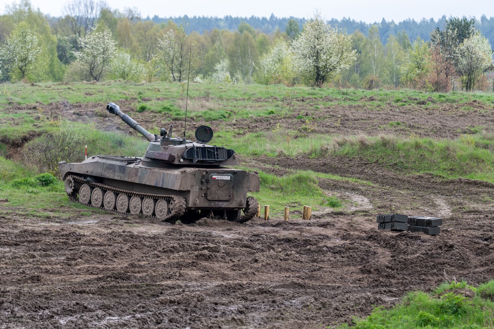 Croatian and Polish militaries conduct joint artillery live fire exercise