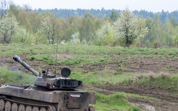 Croatian and Polish militaries conduct joint artillery live fire exercise