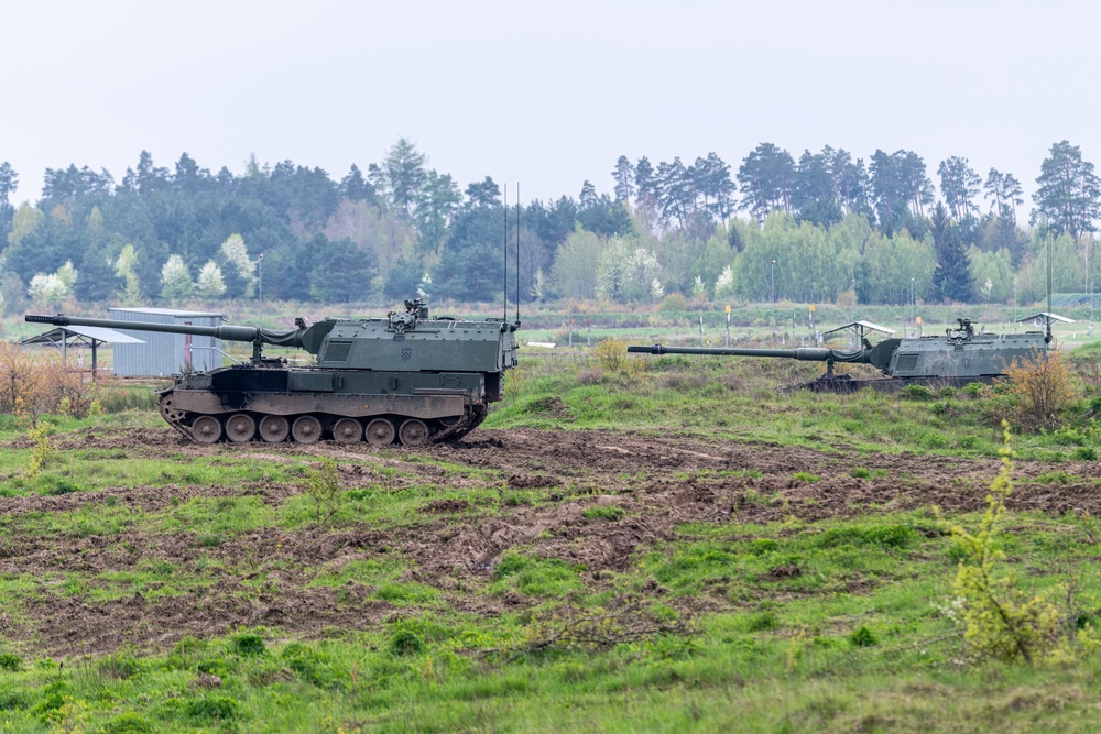 Croatian and Polish militaries conduct joint artillery live fire exercise