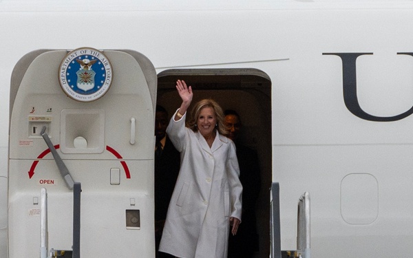 First Lady visits the 133rd Airlift Wing