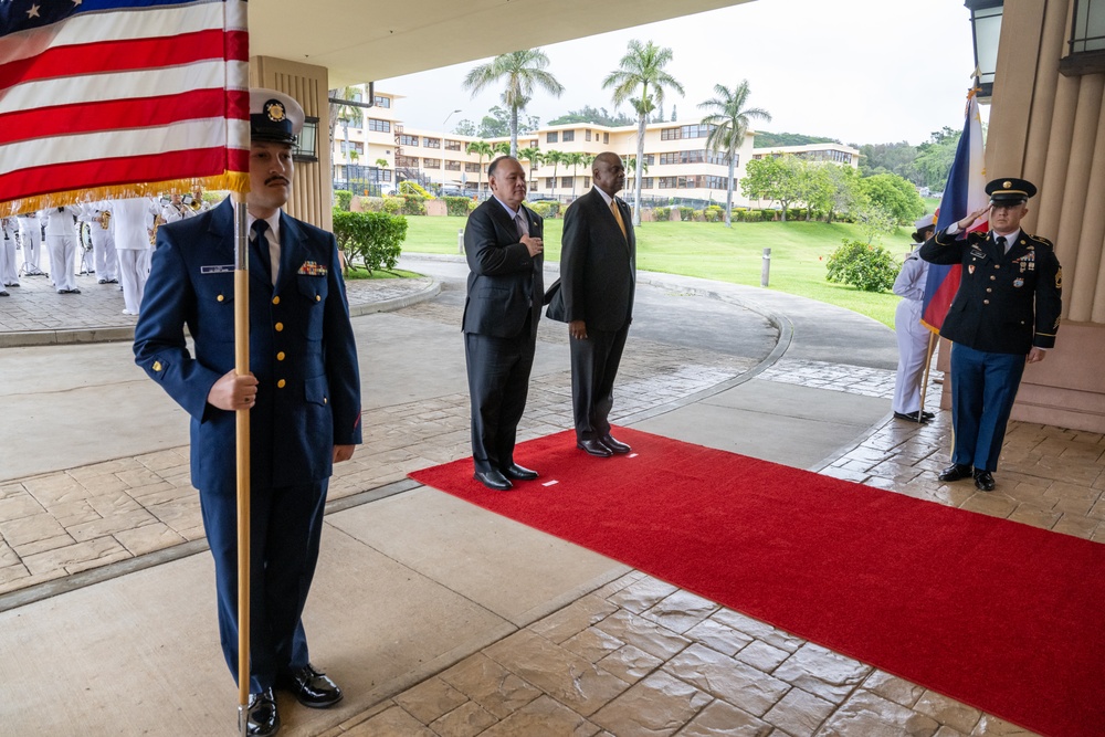 Secretary Austin hosts Secretary of National Defense of Philippines