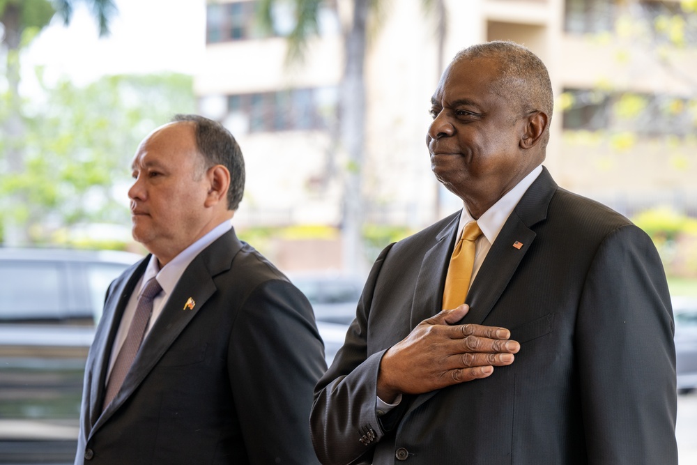 Secretary Austin hosts Secretary of National Defense of Philippines