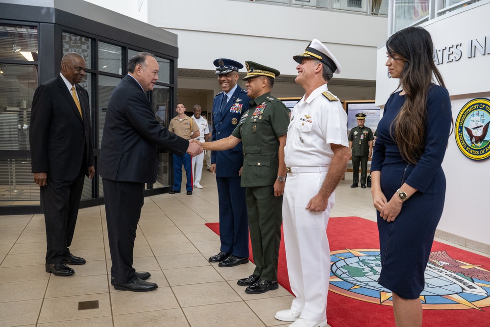 Secretary Austin hosts Secretary of National Defense of Philippines