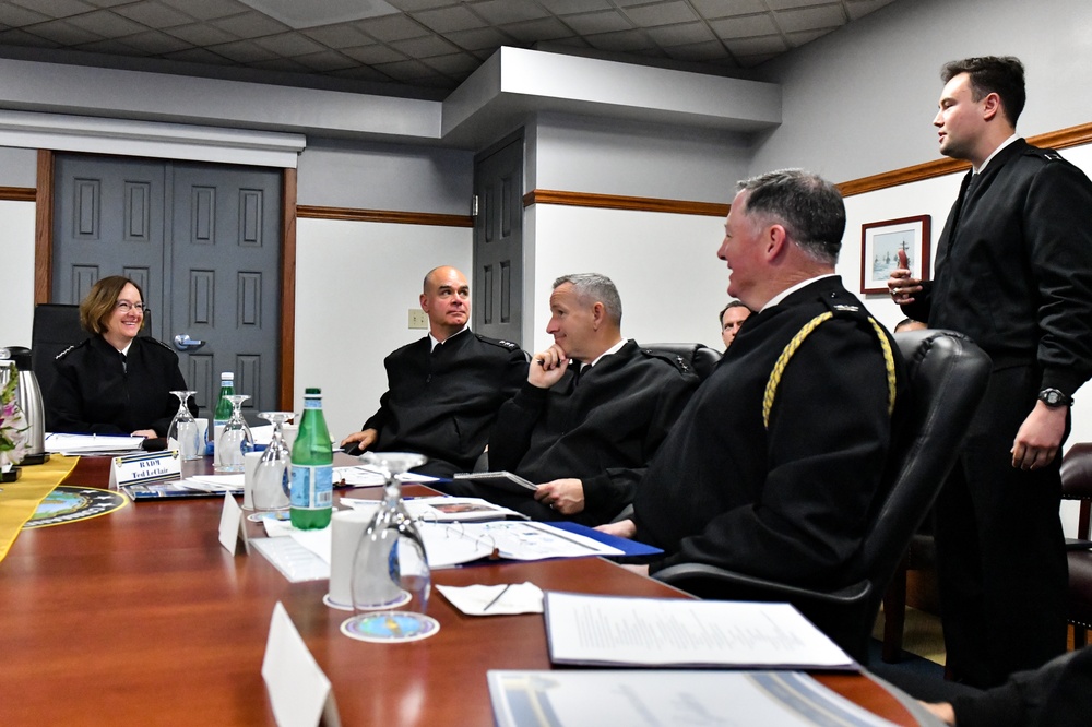 Chief of Naval Operations visits Commander, Naval Surface Force