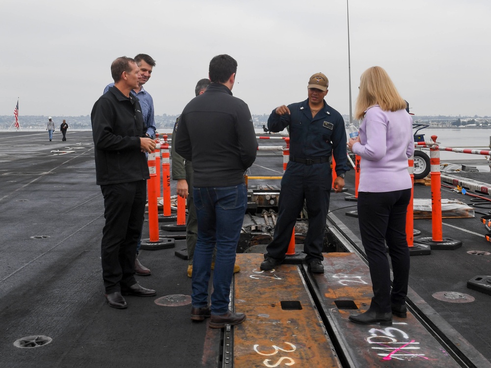 Raytheon Australian Company Tours USS Carl Vinson (CVN 70)