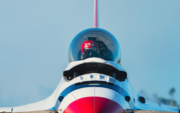 Thunderbirds arrive at Tyndall Air Force Base