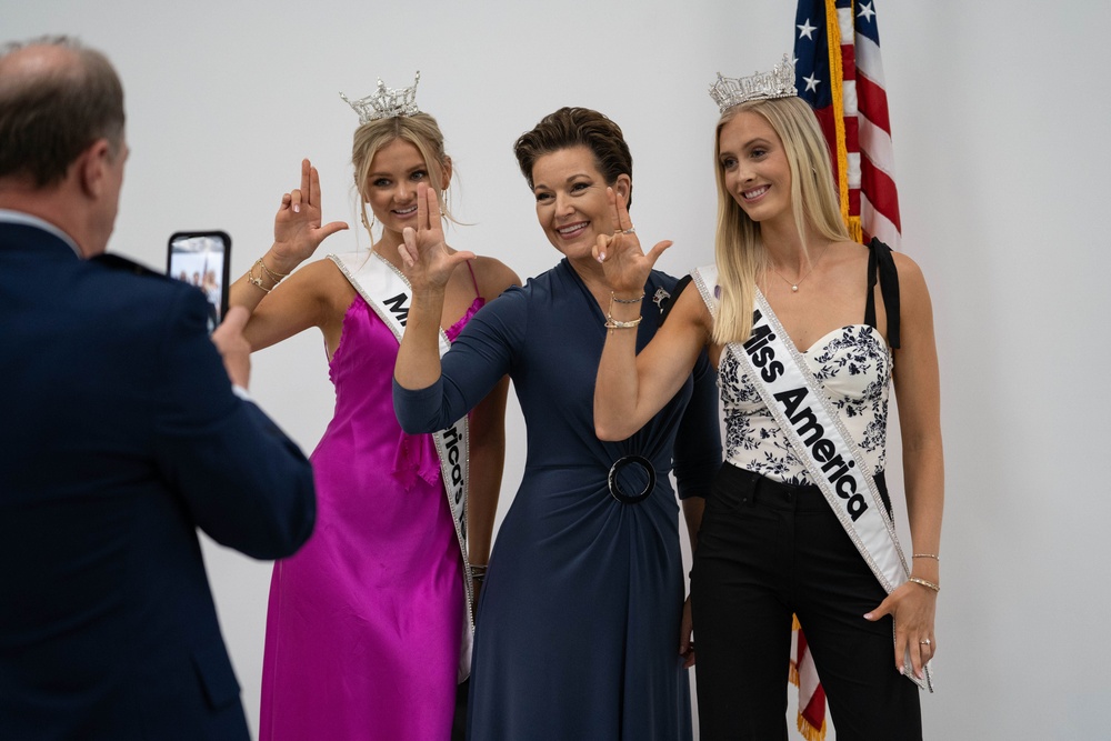 Miss America, Miss America's Teen 2024 Fort Knox Visit