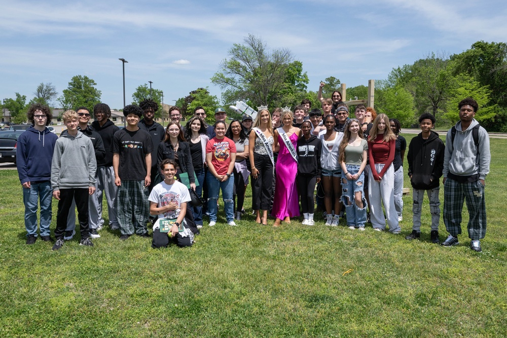 Miss America, Miss America's Teen 2024 Fort Knox Visit