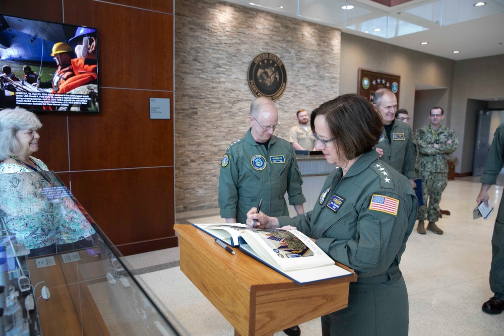 CNO Visits U.S. Fleet Forces Command