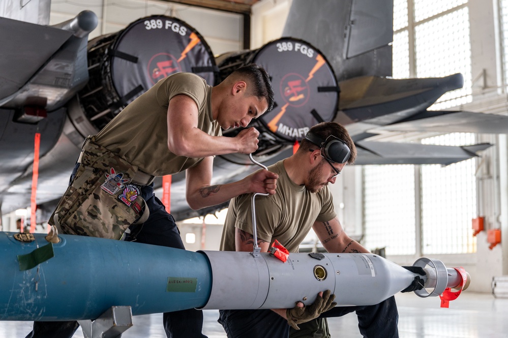 Quarterly Load Crew Competition