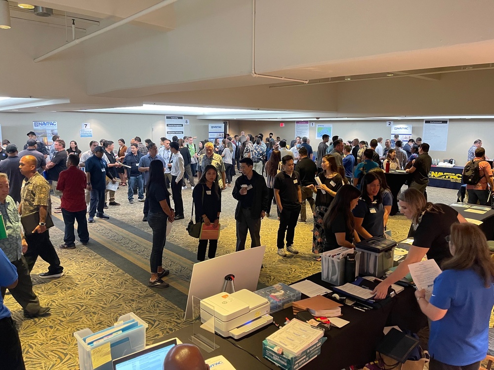 NAVFAC Pacific Job Fair Draws Large Crowd,Signals Success in Recruitment Drive