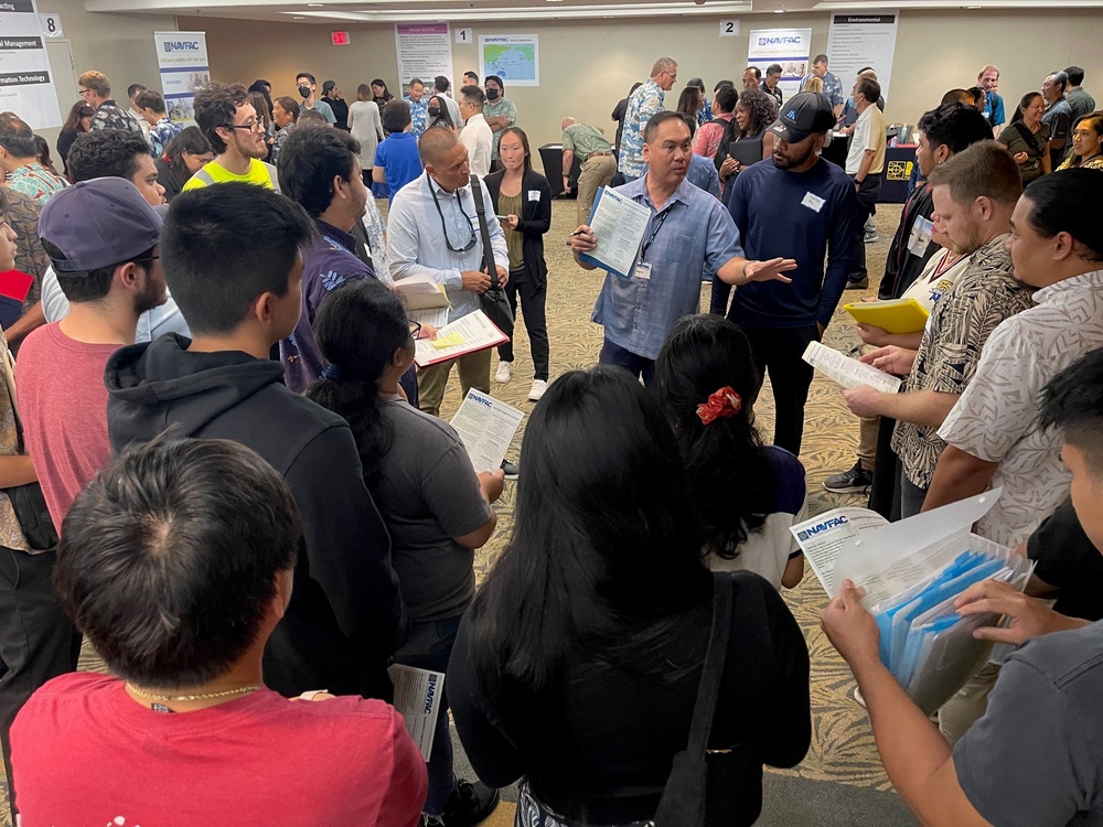 NAVFAC Pacific Job Fair Draws Large Crowd,Signals Success in Recruitment Drive