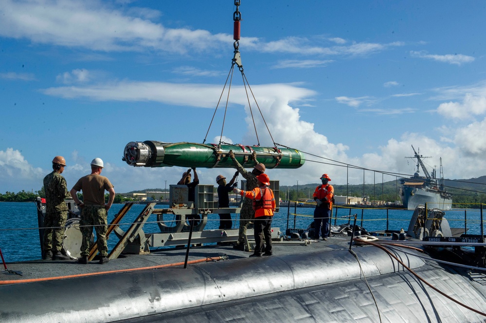 USS Frank Cable Sailors Assist Weapons Load of Mark 48 Torpedoes on USS Annapolis