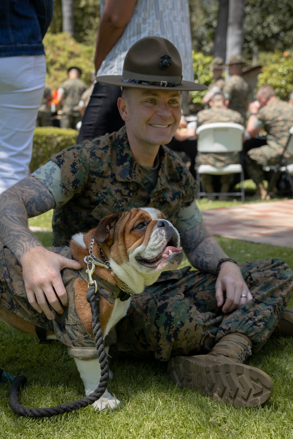 Support Battalion tours CGs House