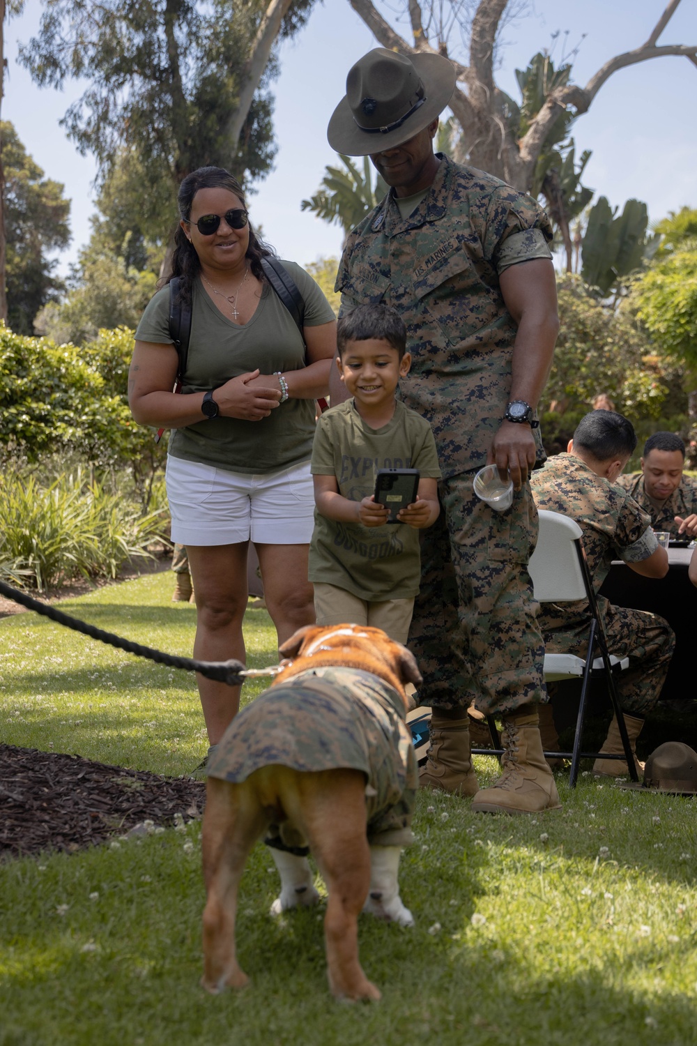 Support Battalion tours CGs House