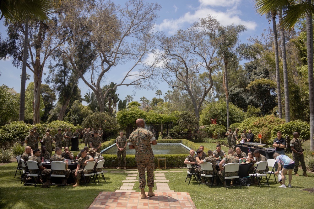 Support Battalion tours CGs House