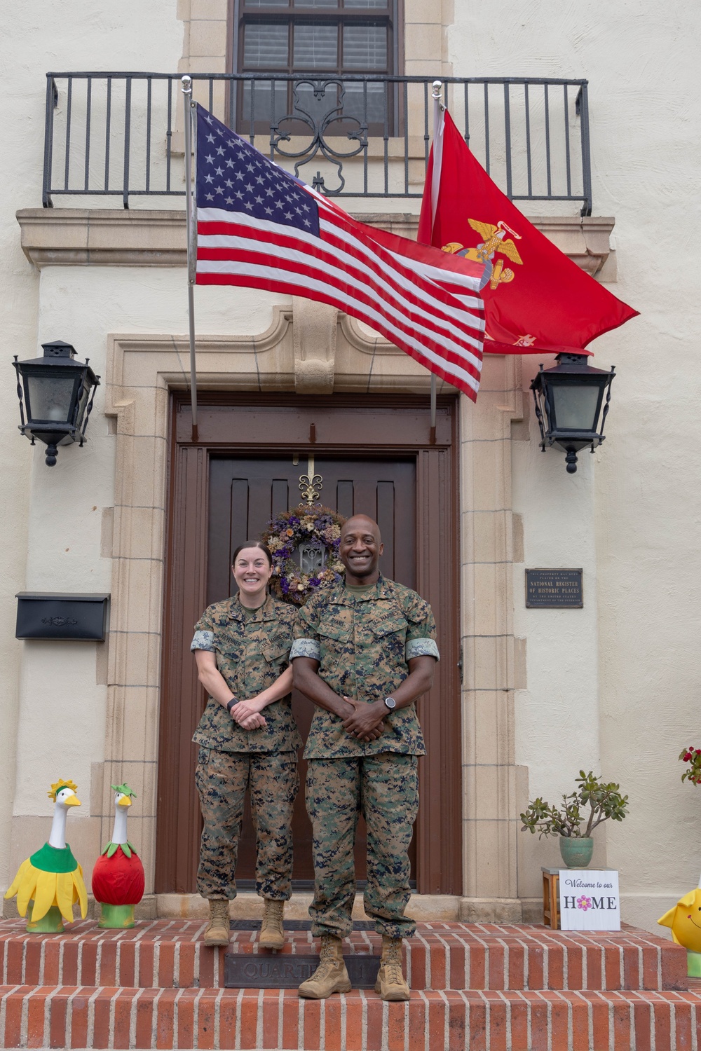 Support Battalion tours CGs House