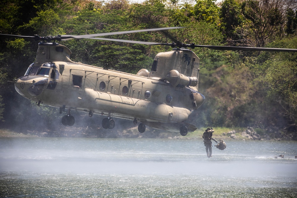 Jungle Operations Training Course Soldiers Conduct Culminating Exercise