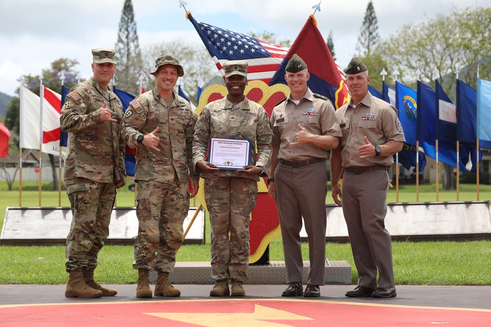 25ID Hosts Volunteer Recognition Ceremony