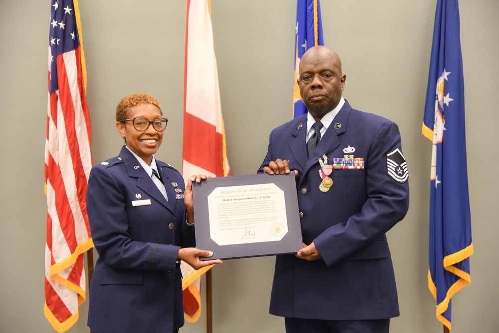 FINANCE SUPERINTENDENT RETIRES FROM 117TH ARW