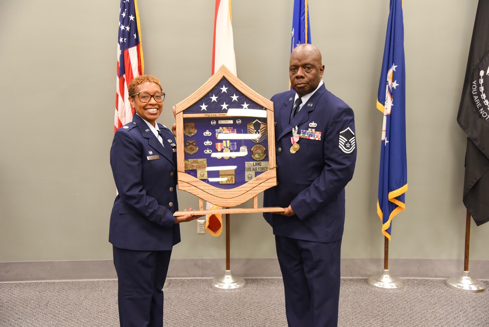 FINANCE SUPERINTENDENT RETIRES FROM 117TH ARW