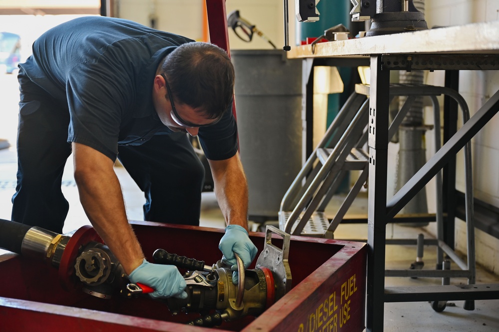 161st LRS vehicle mechanics make fuel truck repairs at Goldwater Air National Guard Base