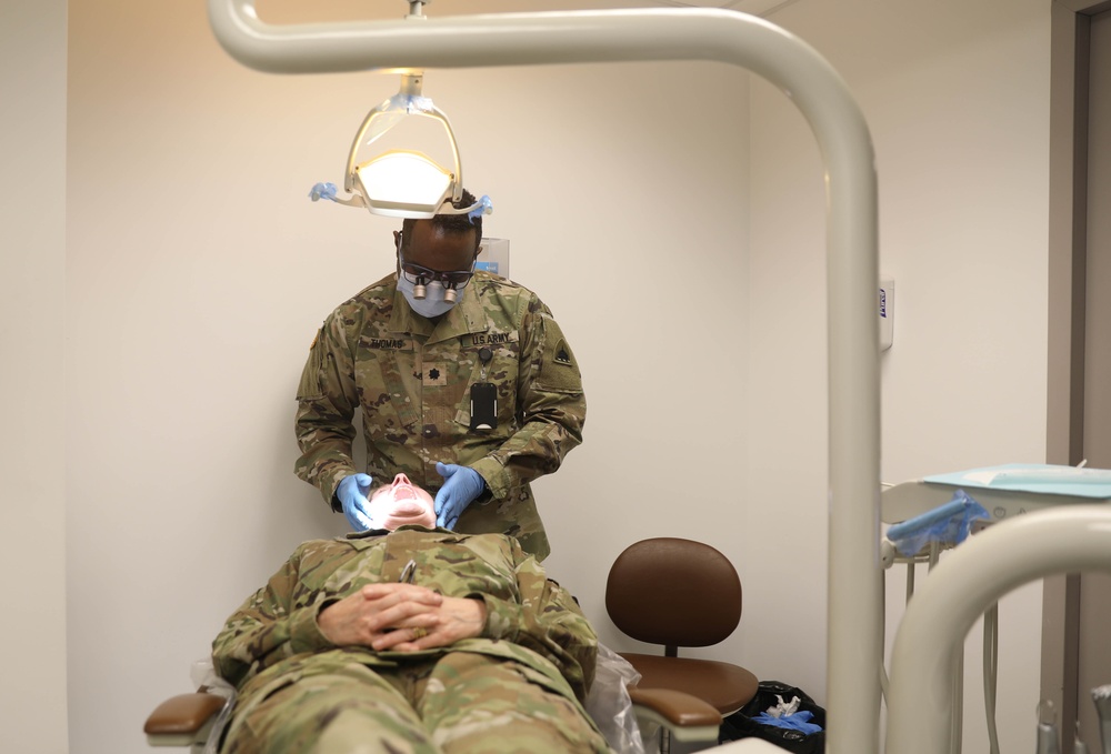 Director of the Office of the Joint Surgeon General, U.S. National Guard Bureau visits the DC Army National Guard Medical Detachment