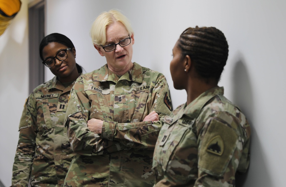 Director of the Office of the Joint Surgeon General, U.S. National Guard Bureau visits the DC Army National Guard Medical Detachment