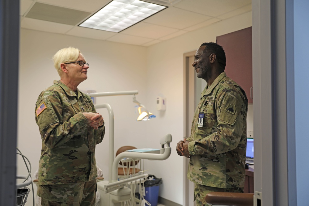 Director of the Office of the Joint Surgeon General, U.S. National Guard Bureau visits the DC Army National Guard Medical Detachment