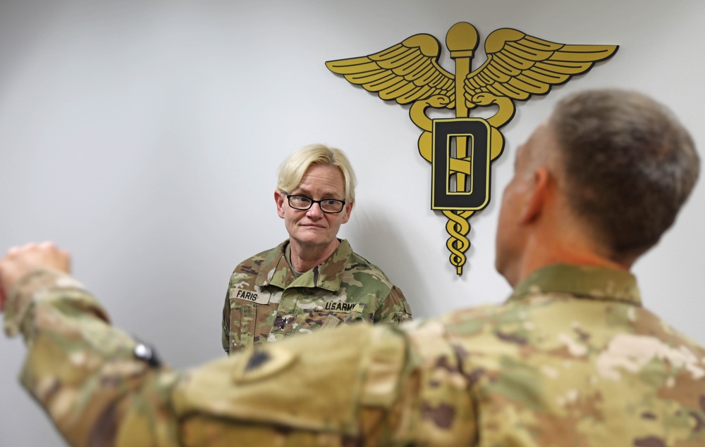 Director of the Office of the Joint Surgeon General, U.S. National Guard Bureau visits the DC Army National Guard Medical Detachment