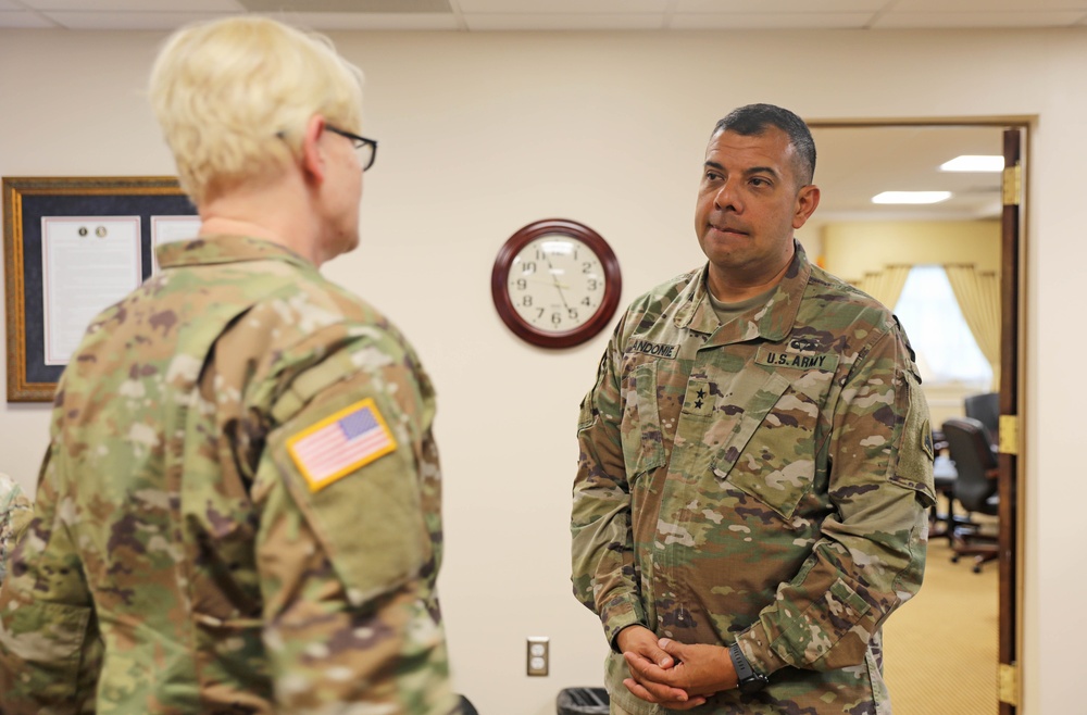 Director of the Office of the Joint Surgeon General, U.S. National Guard Bureau visits the DC Army National Guard Medical Detachment