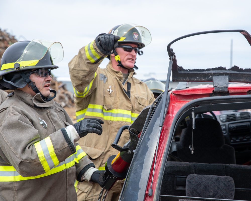 Montana Army National Guard’s 1050th, 1051st, and 1052nd Firefighter Detachments conduct vehicle extrication training.