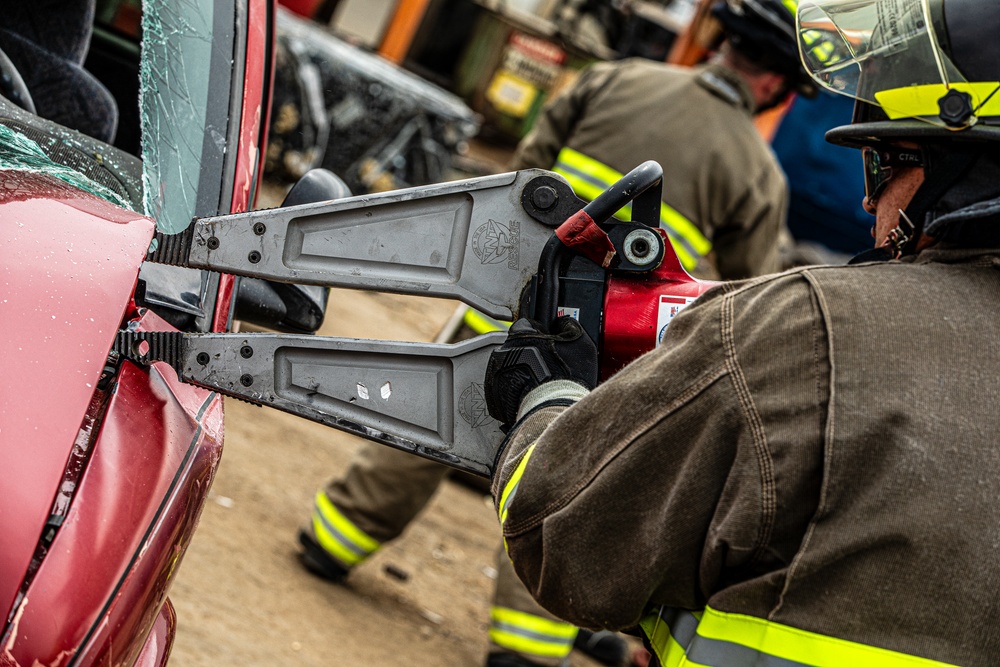 Montana Army National Guard’s 1050th, 1051st, and 1052nd Firefighter Detachments conduct vehicle extrication training.