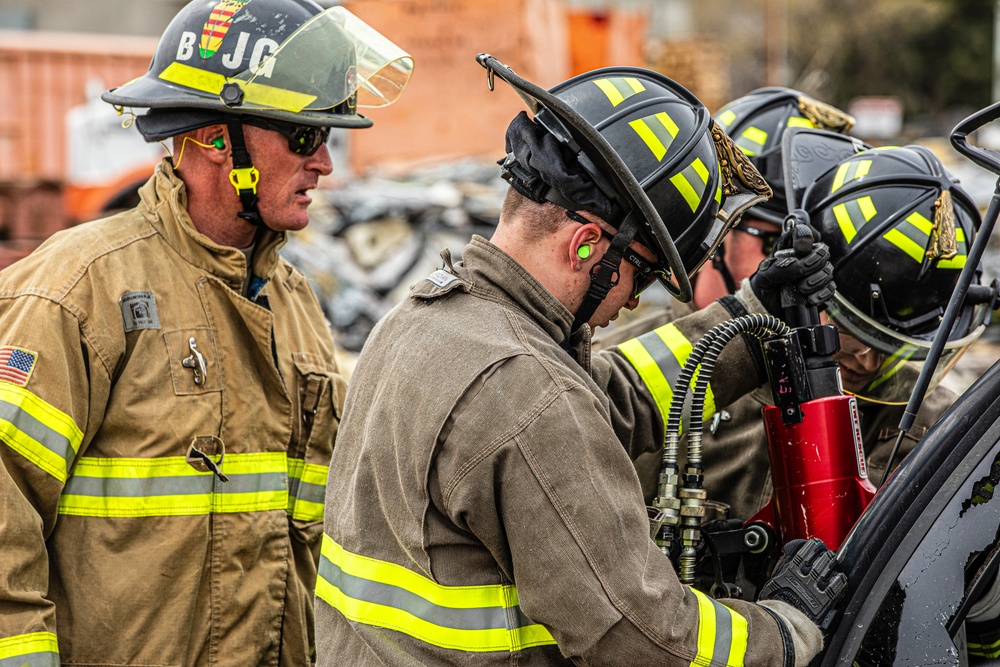 Montana Army National Guard’s 1050th, 1051st, and 1052nd Firefighter Detachments conduct vehicle extrication training.