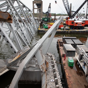 Unified Command continues debris and wreckage removal of Key Bridge