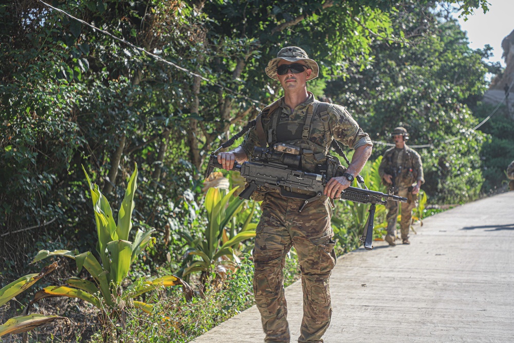 Balikatan 24: 2nd Battalion, 27th Infantry Regiment, 3rd Infantry Brigade Combat Team, 25th Infantry Division conducts reconnaissance operations with 1st Battalion, The Royal Australian Regiment