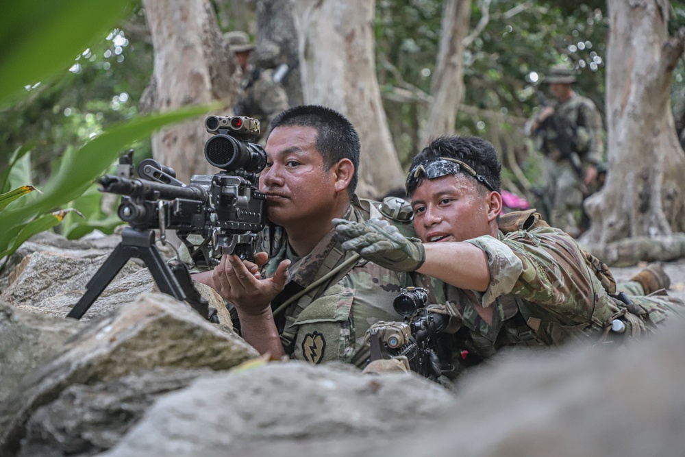 Balikatan 24: 2nd Battalion, 27th Infantry Regiment, 3rd Infantry Brigade Combat Team, 25th Infantry Division conducts reconnaissance operations with 1st Battalion, The Royal Australian Regiment