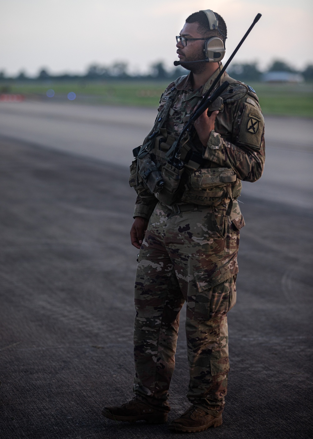 Soldiers with 1-32 IN, 1st BCT, 10th MTN DIV (LI)  conduct a night air assault mission at JRTC