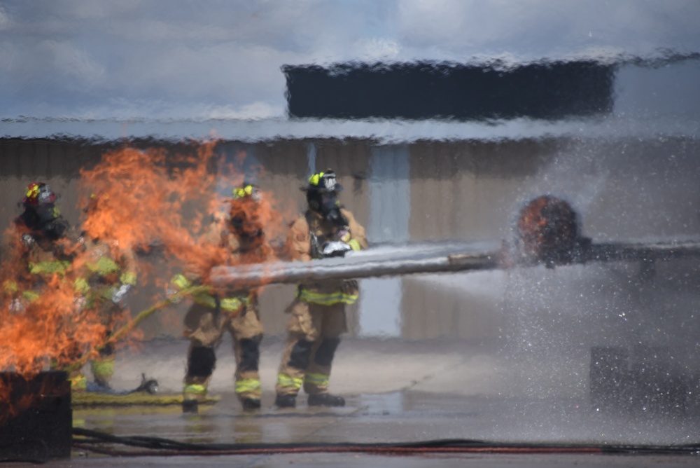 Iowa Firefighters ARFF training