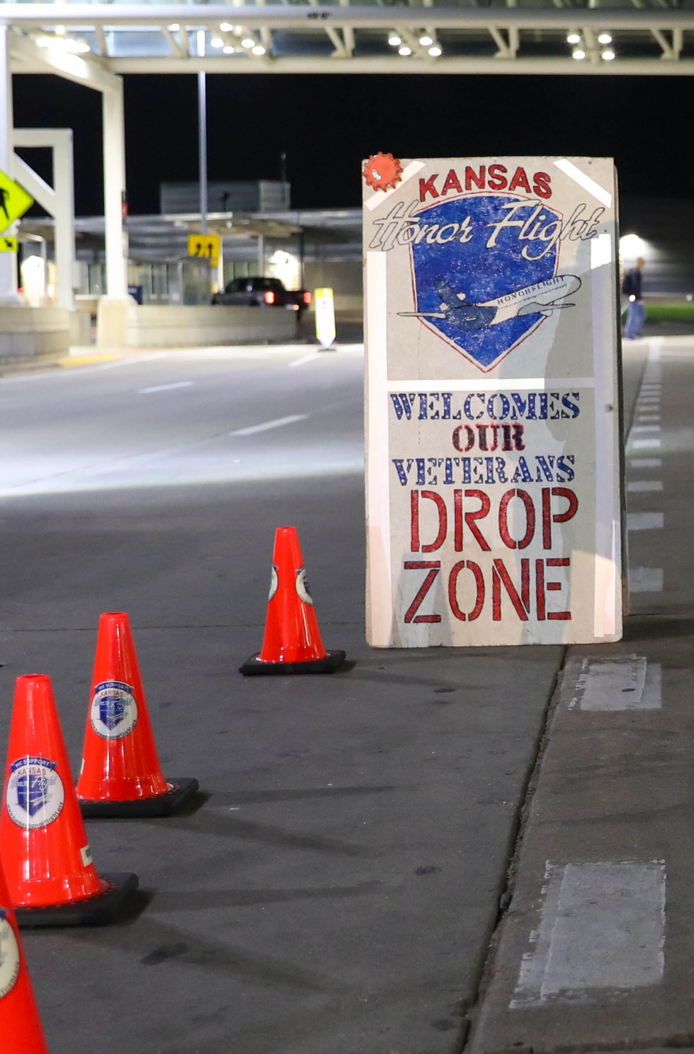 DVIDS - Images - Kansas Honor Flight [Image 1 of 6]