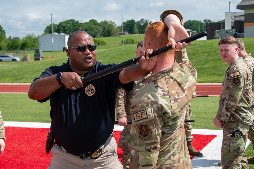 134th SFS trains with Knox County Sheriff's Department
