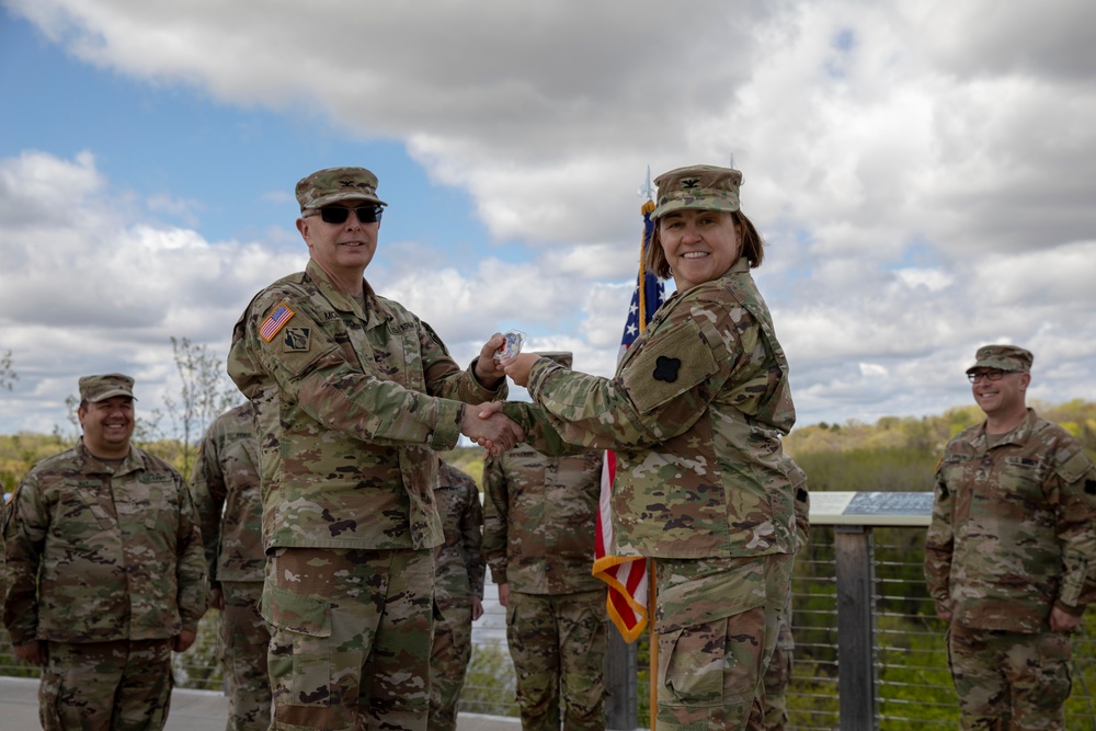 The Soldiers of the 364th Theater Public Affairs Support Element welcome their new commander.