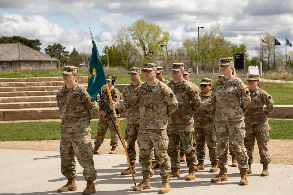 The Soldiers of the 364th Theater Public Affairs Support Element welcome their new commander.