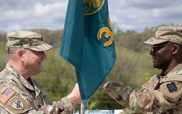 The Soldiers of the 364th Theater Public Affairs Support Element welcome their new commander.