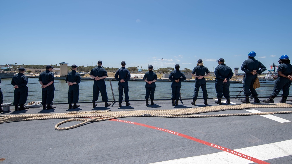 USS Porter pulls into Mayport