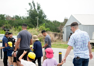 Camp Hansen Marines celebrate Earth Day planting mangrove trees with local children / ハンセン基地海兵隊、アースデイを祝い地元の子どもたちとマングローブを植樹